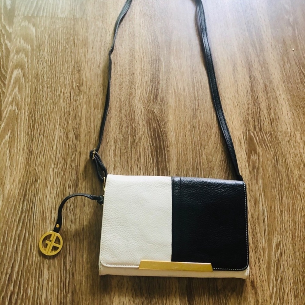 Stunning black&white clutch